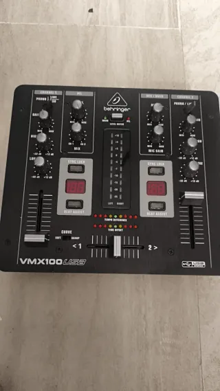 Behringer Pro Mixer VMX100USB