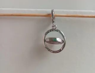 Charm Colgante Mundo al revés Stranger Things.