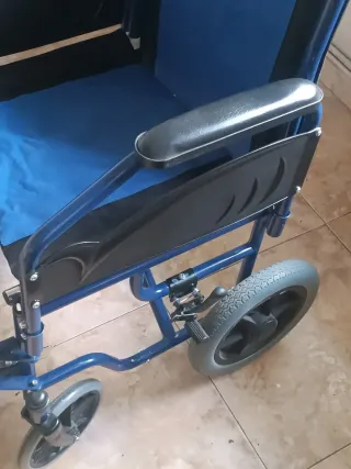 Silla de ruedas en muy buenestado sin apenas uso,