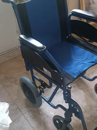 Silla de ruedas en muy buenestado sin apenas uso,