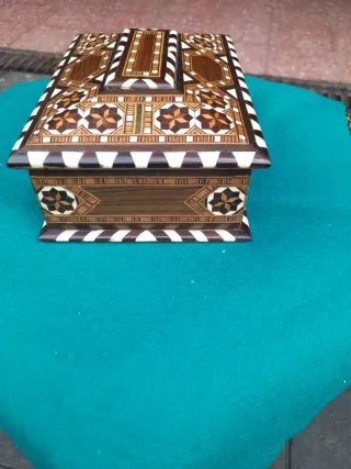 Antigua caja de Taracea