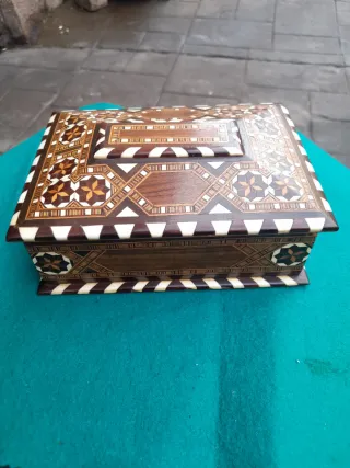 Antigua caja de Taracea