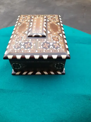 Antigua caja de Taracea