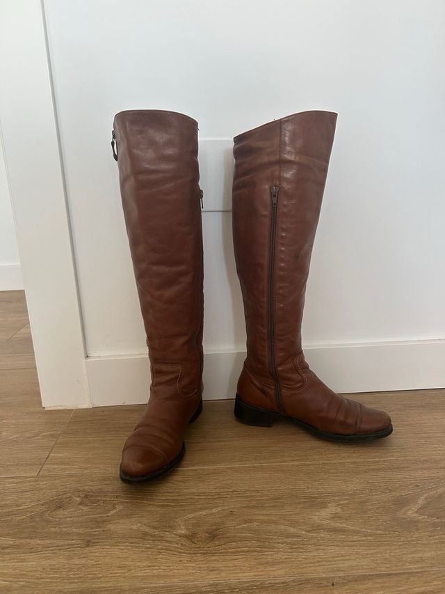 Botas altas de cuero marrones mujer vintage