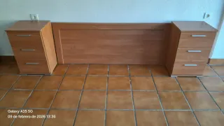 Cabecero y mesita de noche