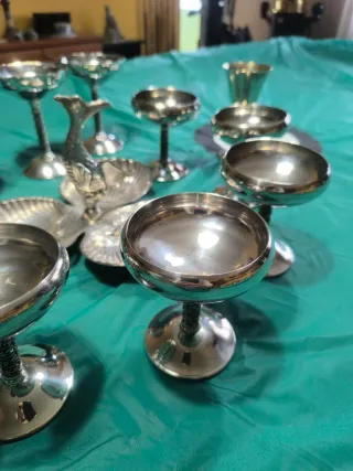 Copas y fuente de metal alpaca marca ángulo