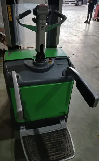 Apilador Frutero con Plataforma