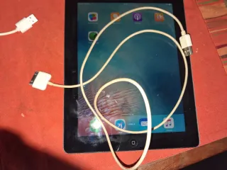 Apple iPad 9.3.6. 16 giga
