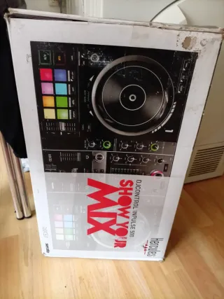 Mesa de mezclas Hercules DJControl Impulse 500