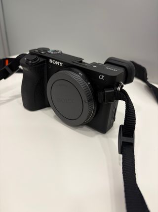 Cámara Sony Alpha + Objetivo Sigma