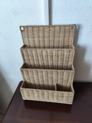 Archivador Ratán Estudio Pared/Mesa.