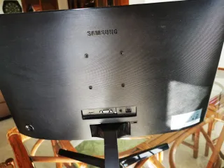 Monitor Samsung Curvo 24 80Hz