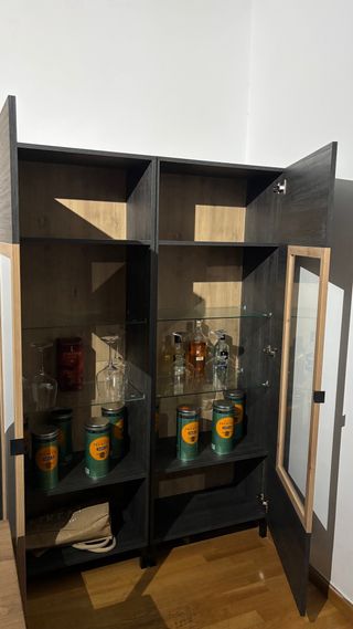 Pack 2 vitrinas de madera con puertas de cristal