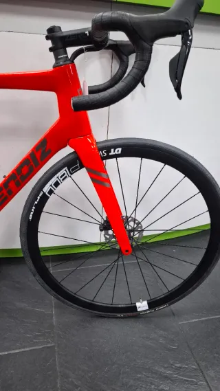 Mendiz F9 Talla M Roja