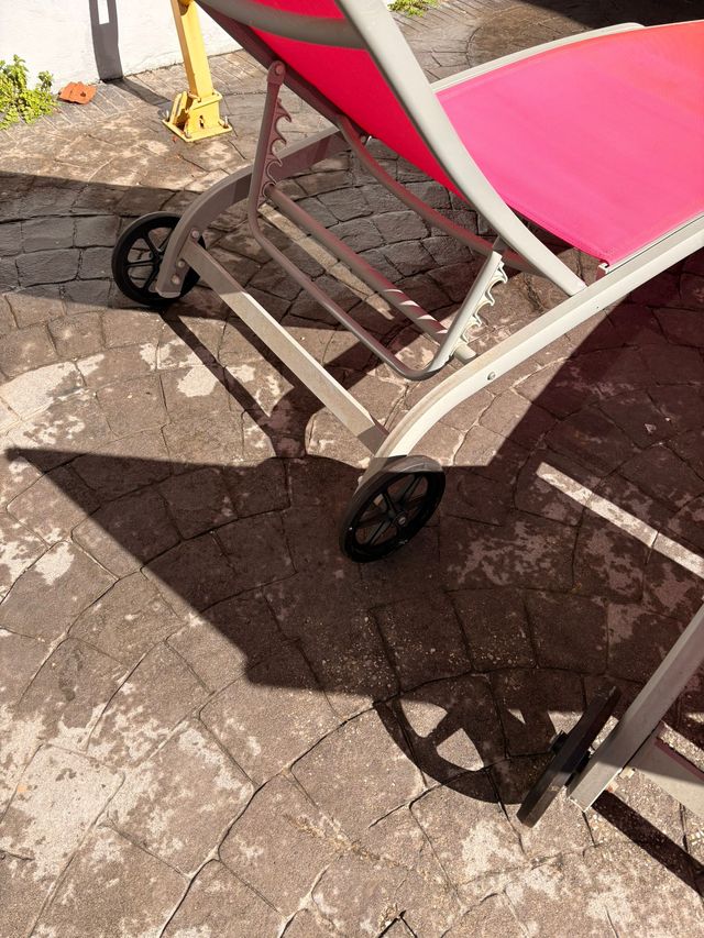 2 Tumbonas fucsia Mobellia