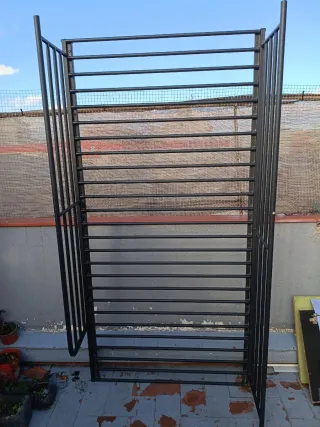 Litera tipo sofá metálica negra