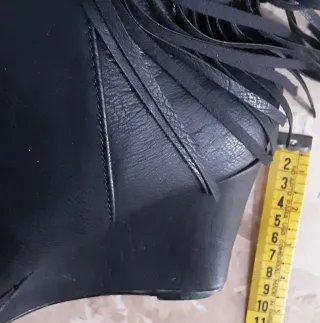 Botines cuña tacón 39 flecos negros imitación piel