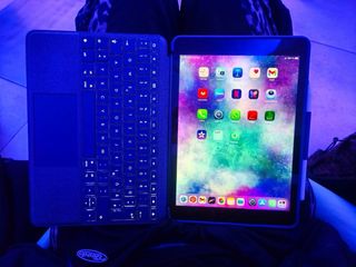 iPad 9ª Gen + Teclado y Lápiz