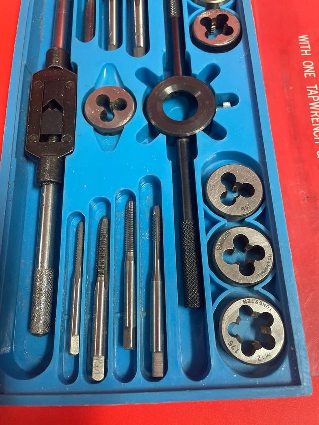 Juego de machuelos y terrajas métricas