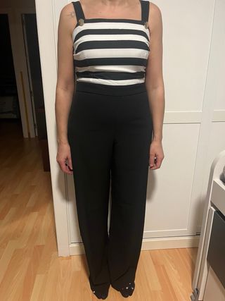 Mono rayas blanco y negro