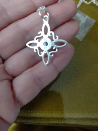 Colgante Nudo de Bruja Plata de Ley