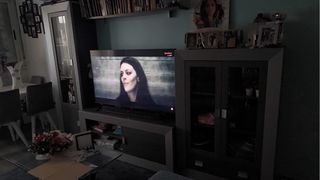 Mueble de salón con vitrina