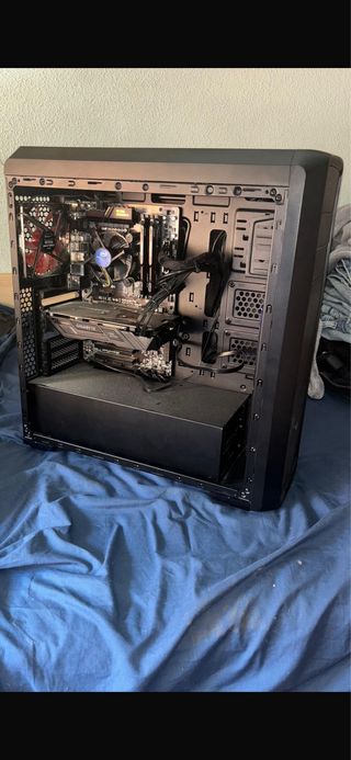 PC: 16GB RAM, GeForce 1050 RTX, Intel i5-6500. W10