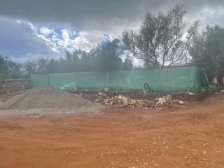 8 x Vallas de obra 4x2 mts Con sus piedras y tela