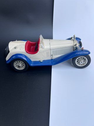 Alfa Romeo 2300 Spider 1932 Burago 1/18