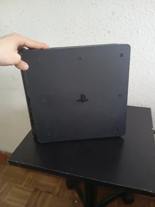 Consola PS4 Slim Negra