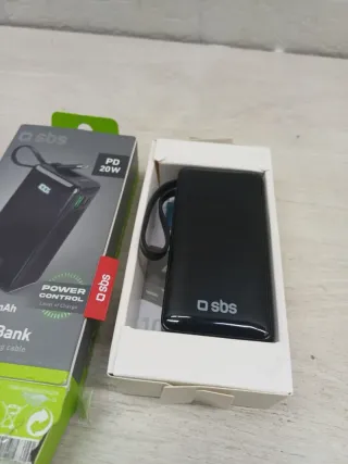 SBS Powerbank 10000mAh LCD Carga Rápida