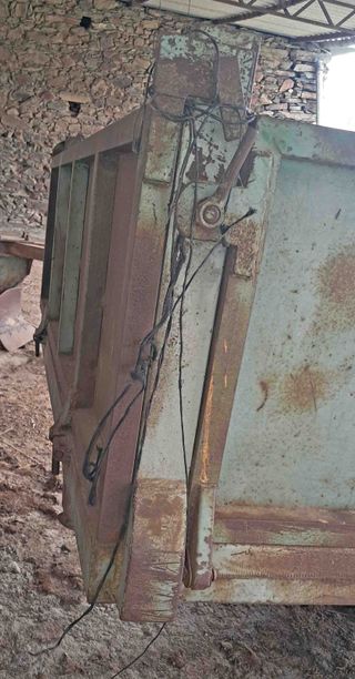 Remolque volquete 1 eje 4.000 Kilos.