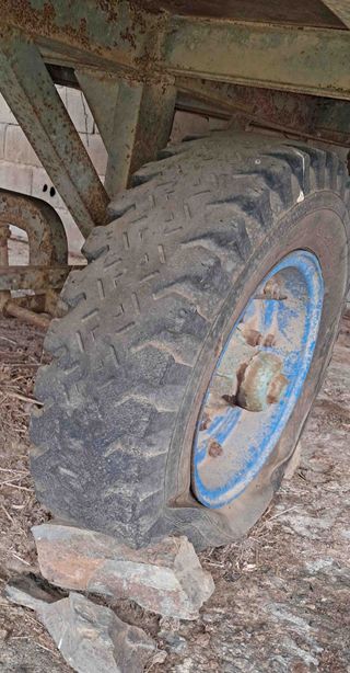 Remolque volquete 1 eje 4.000 Kilos.