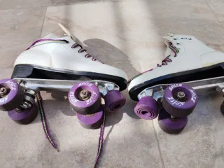Patines de 4 ruedas blancos