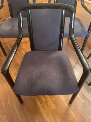 Juego de 4 sillas tapizadas