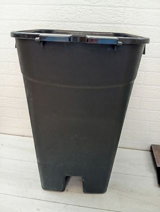 Cubo de basura de 60 litros con pedal