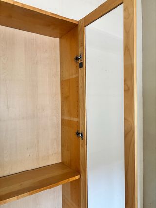 Estantería Billy y altillo, 25€ dos o 15€ una.