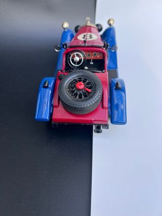 Mercedes Benz SSK 1/18 Burago