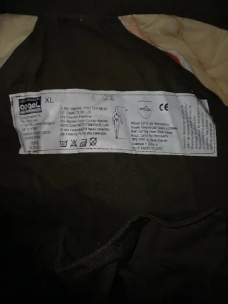 Chaqueta anticorte para motosierra