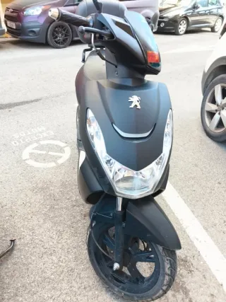 Peugeot Kisbee 50 4t Negra