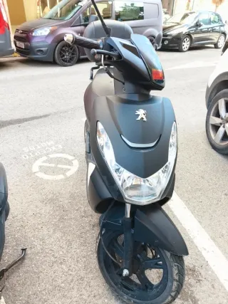 Peugeot Kisbee 50 4t Negra