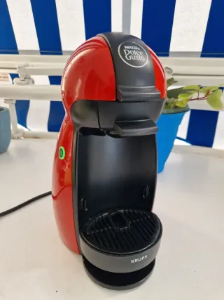 Cafetera Dolce Gusto Roja
