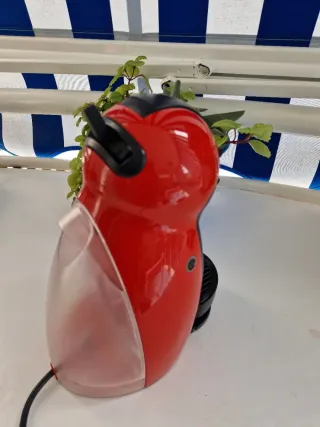 Cafetera Dolce Gusto Roja