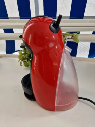 Cafetera Dolce Gusto Roja