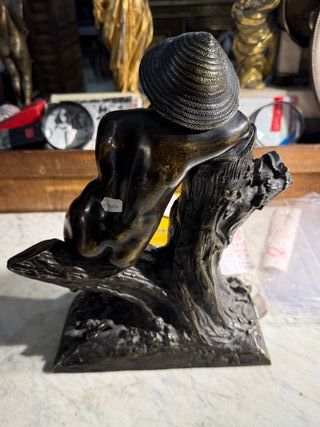 ¡Ocasión! Escultura Francesa Bronce Niño en Árbol