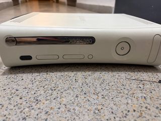 Xbox 360 Blanca + 1 Mando + Cables