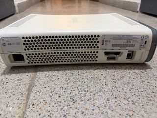 Xbox 360 Blanca + 1 Mando + Cables