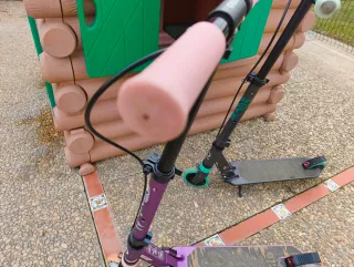 Patinete infantil Decathlon morado y verde