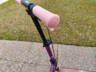 Patinete infantil Decathlon morado y verde