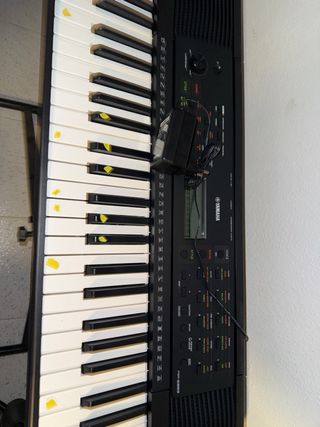 Yamaha PSR-E283 Teclado - Casi Nuevo